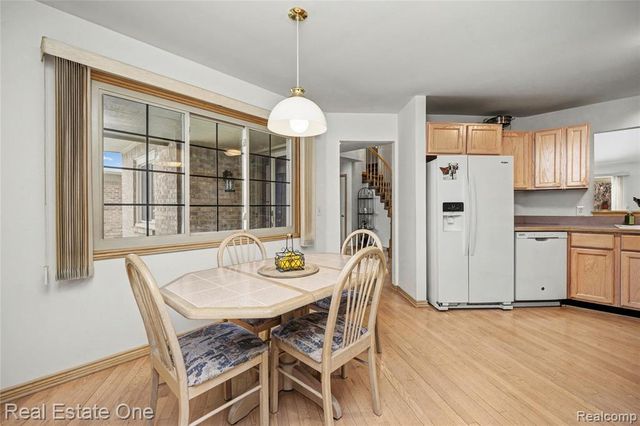 773 Red Maple Lane, Wixom, MI 48393