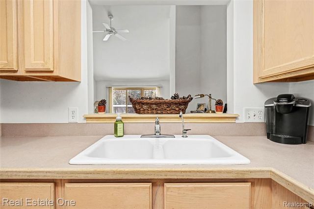 773 Red Maple Lane, Wixom, MI 48393