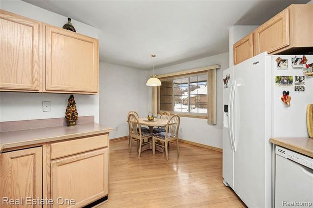 773 Red Maple Lane, Wixom, MI 48393