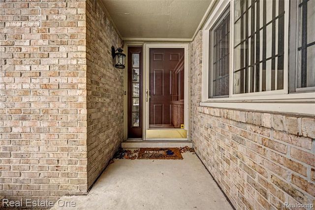 773 Red Maple Lane, Wixom, MI 48393