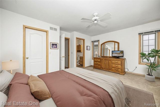 773 Red Maple Lane, Wixom, MI 48393