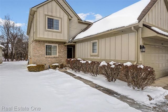 773 Red Maple Lane, Wixom, MI 48393