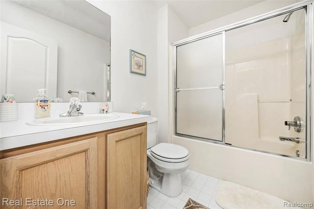 773 Red Maple Lane, Wixom, MI 48393