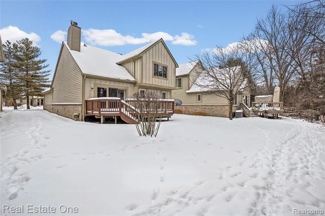 773 Red Maple Lane, Wixom, MI 48393