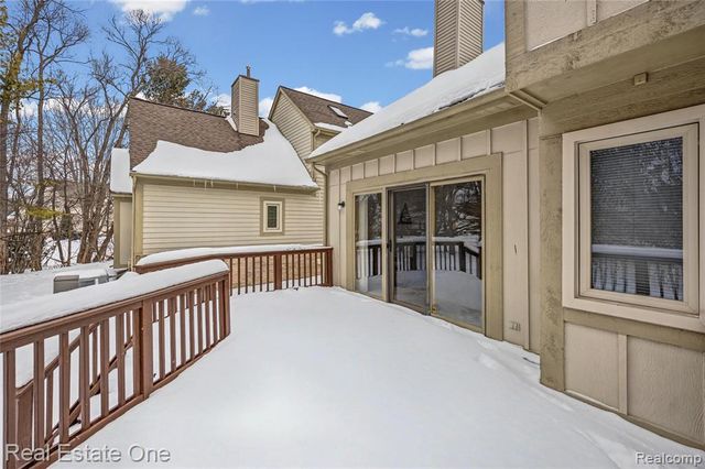 773 Red Maple Lane, Wixom, MI 48393