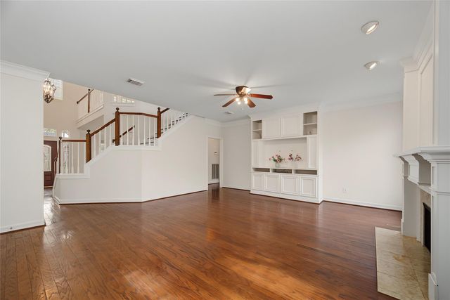 4802 Yorkshire Street, Sugar Land, TX 77479