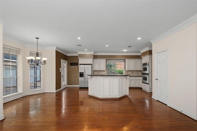 4802 Yorkshire Street, Sugar Land, TX 77479