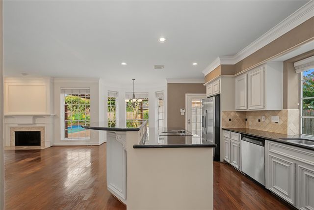 4802 Yorkshire Street, Sugar Land, TX 77479