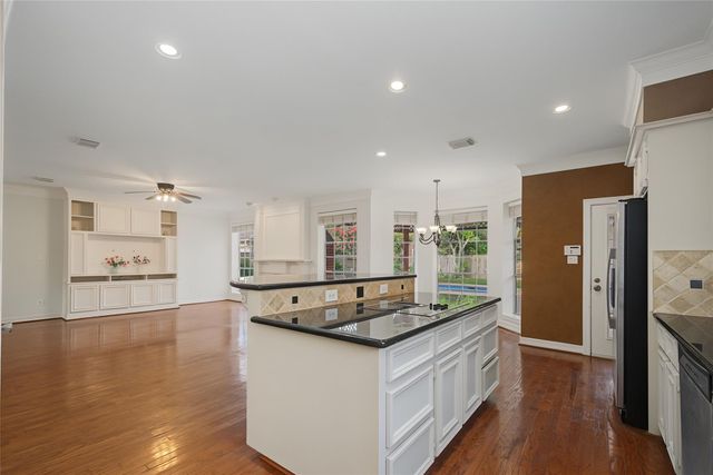 4802 Yorkshire Street, Sugar Land, TX 77479