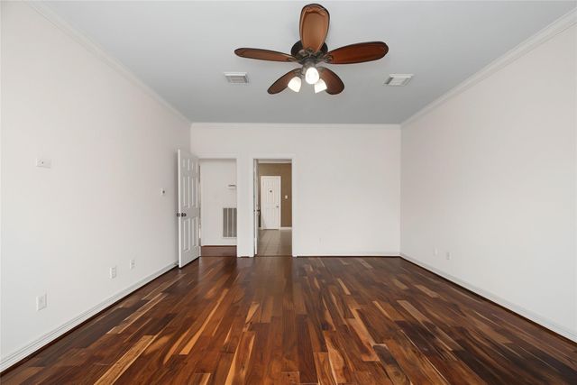 4802 Yorkshire Street, Sugar Land, TX 77479