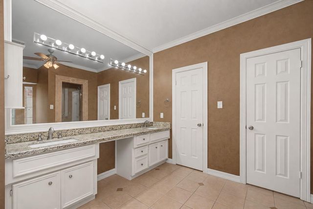 4802 Yorkshire Street, Sugar Land, TX 77479