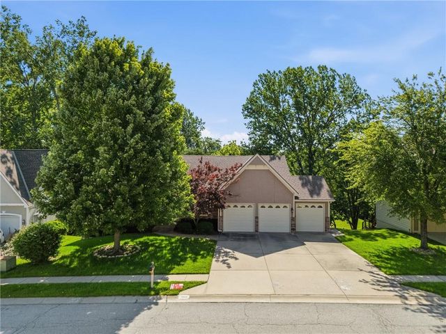 7809 N Revere Drive, Kansas City, MO 64151