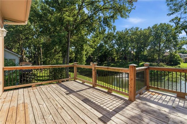 7809 N Revere Drive, Kansas City, MO 64151