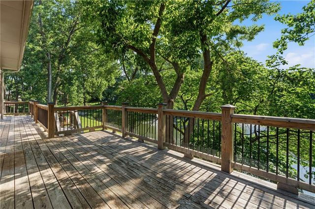 7809 N Revere Drive, Kansas City, MO 64151