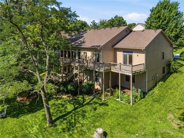 7809 N Revere Drive, Kansas City, MO 64151