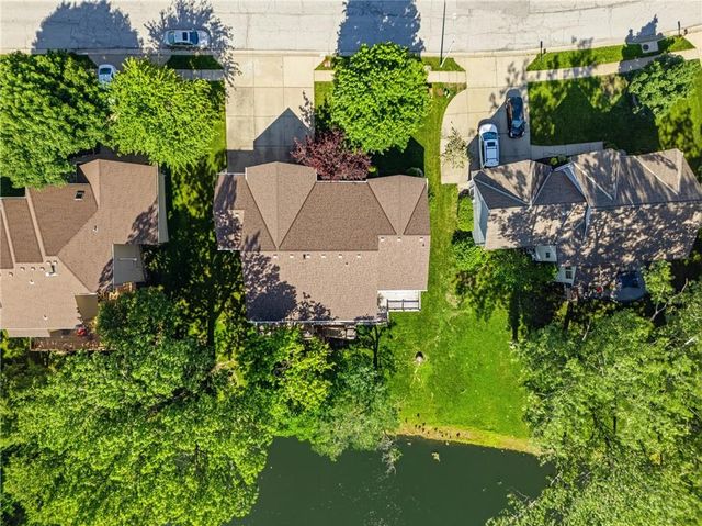 7809 N Revere Drive, Kansas City, MO 64151