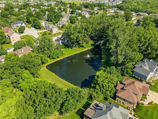 7809 N Revere Drive, Kansas City, MO 64151