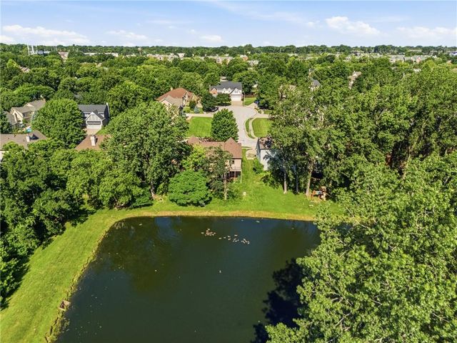 7809 N Revere Drive, Kansas City, MO 64151