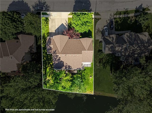 7809 N Revere Drive, Kansas City, MO 64151