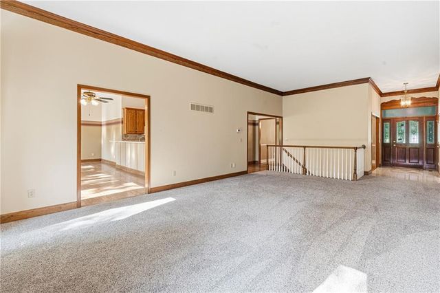 7809 N Revere Drive, Kansas City, MO 64151
