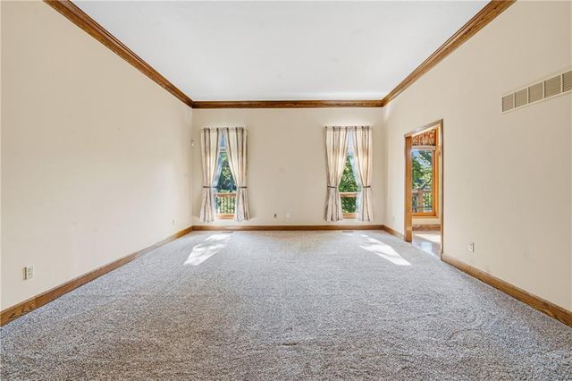 7809 N Revere Drive, Kansas City, MO 64151