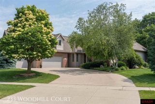 233 Woodhill Court, Mankato, MN 56001