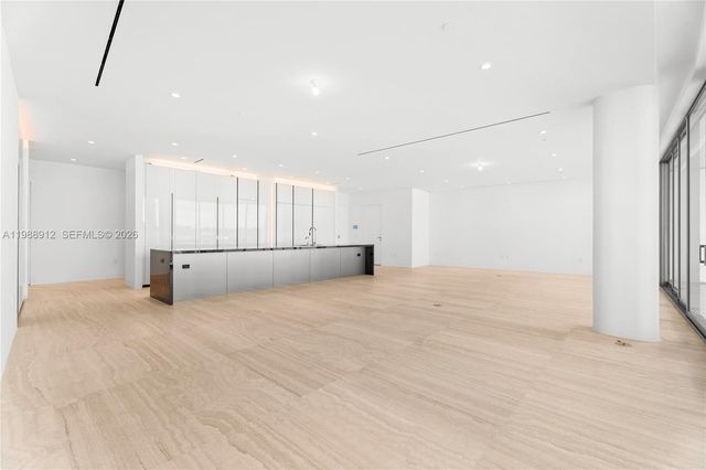 5 Grove Isle Drive S303, Coconut Grove, FL 33133