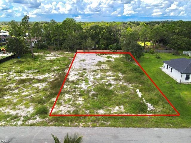 609 COLUMBUS AVE, Lehigh Acres, FL 33972