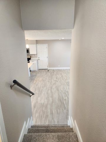 2917 Espanola Street NE, Albuquerque, NM 87110