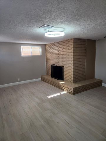 2917 Espanola Street NE, Albuquerque, NM 87110