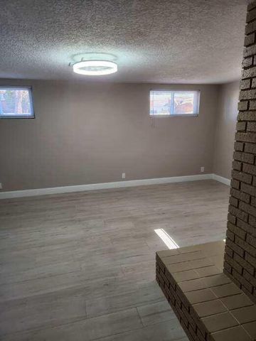 2917 Espanola Street NE, Albuquerque, NM 87110