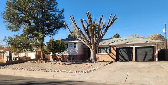 2917 Espanola Street NE, Albuquerque, NM 87110