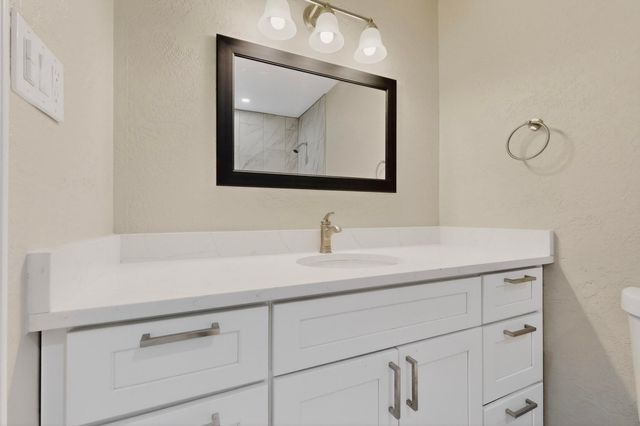 2917 Espanola Street NE, Albuquerque, NM 87110