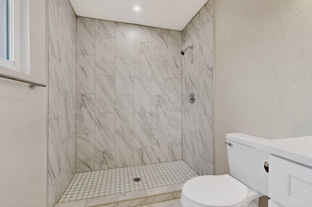 2917 Espanola Street NE, Albuquerque, NM 87110