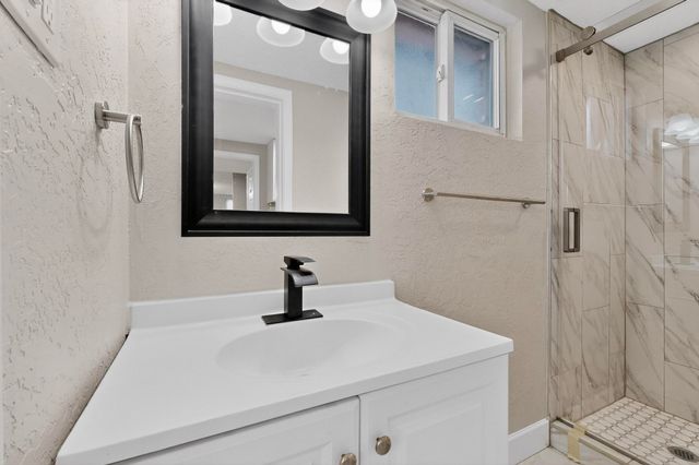 2917 Espanola Street NE, Albuquerque, NM 87110