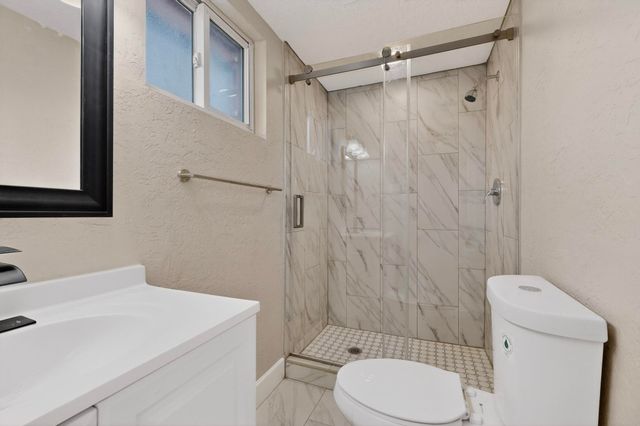 2917 Espanola Street NE, Albuquerque, NM 87110