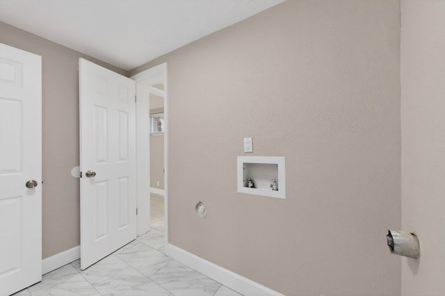 2917 Espanola Street NE, Albuquerque, NM 87110