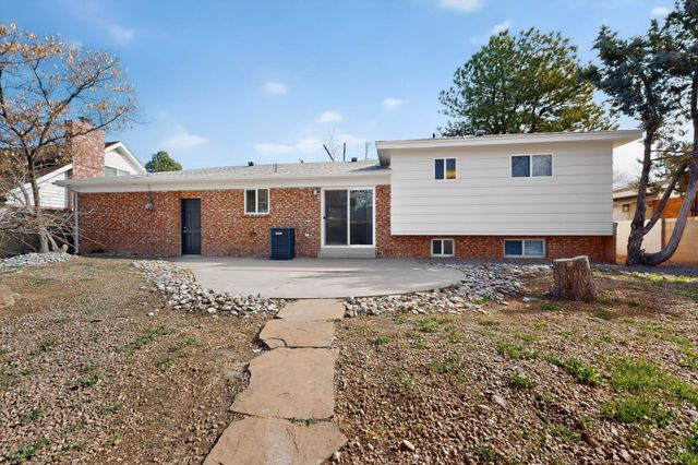 2917 Espanola Street NE, Albuquerque, NM 87110