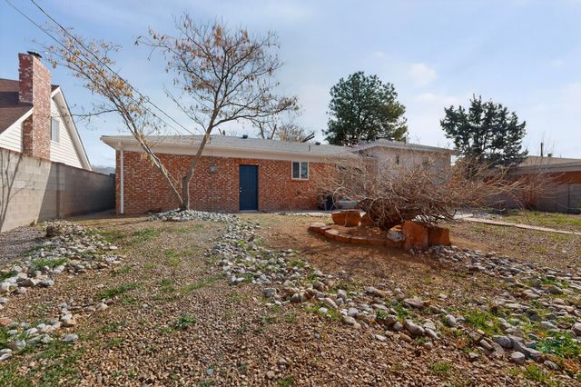 2917 Espanola Street NE, Albuquerque, NM 87110