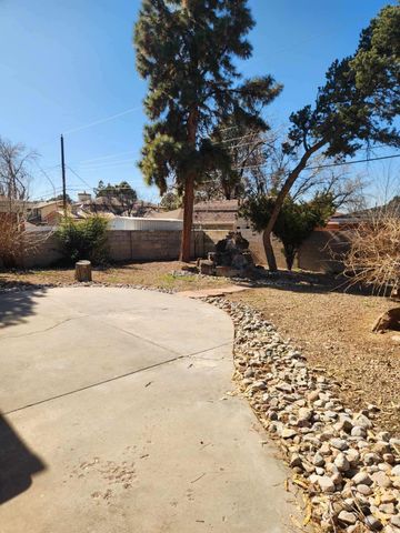 2917 Espanola Street NE, Albuquerque, NM 87110