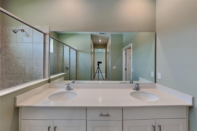 805 LEMON AVENUE, Fruitland Park, FL 34731