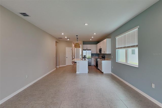 805 LEMON AVENUE, Fruitland Park, FL 34731
