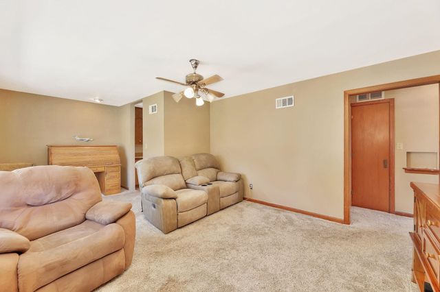 628 Lexington, Wichita, KS 67218
