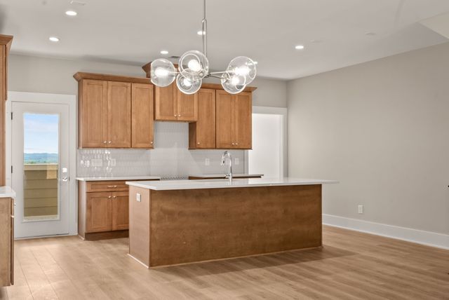 600 Summit Trl, Nashville, TN 37207