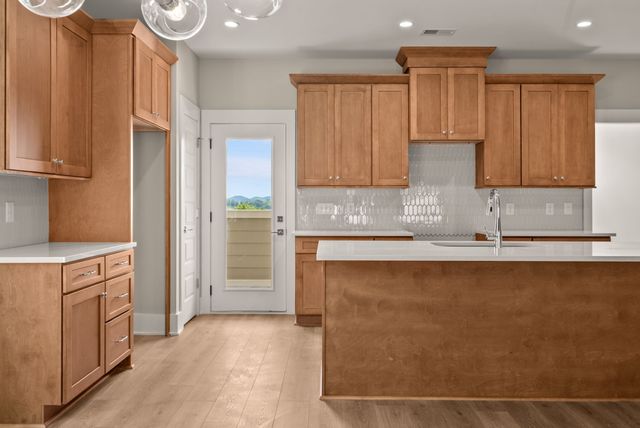 600 Summit Trl, Nashville, TN 37207