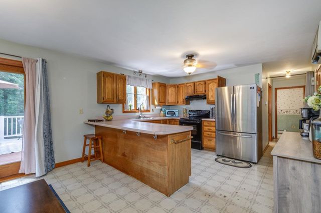 76 Hampstead Road, Danville, NH 03819