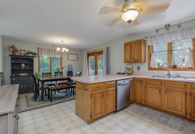 76 Hampstead Road, Danville, NH 03819