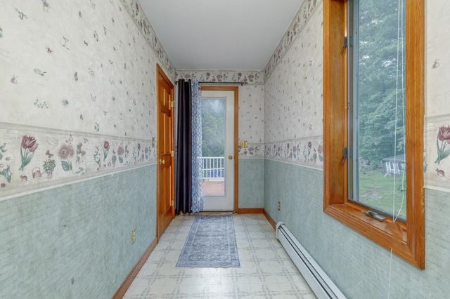 76 Hampstead Road, Danville, NH 03819