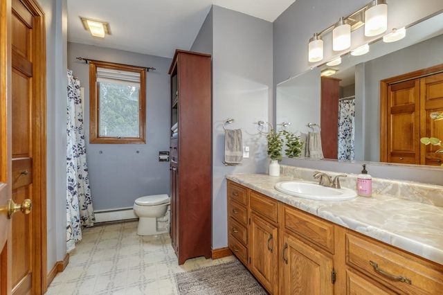 76 Hampstead Road, Danville, NH 03819