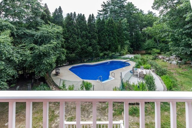 76 Hampstead Road, Danville, NH 03819